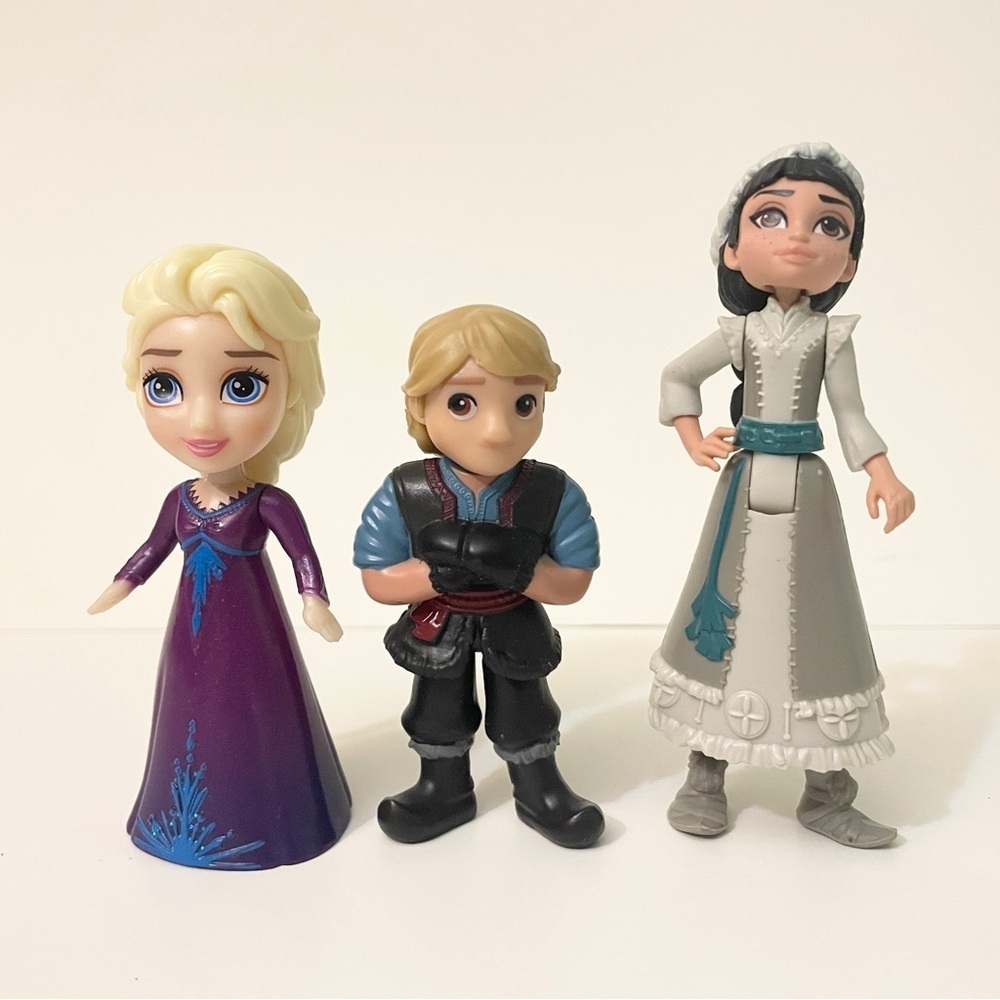 Disney Frozen Doll Lot Elsa, Kristoff & Honeymaren